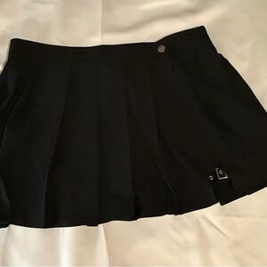 HALARA Black Skirt